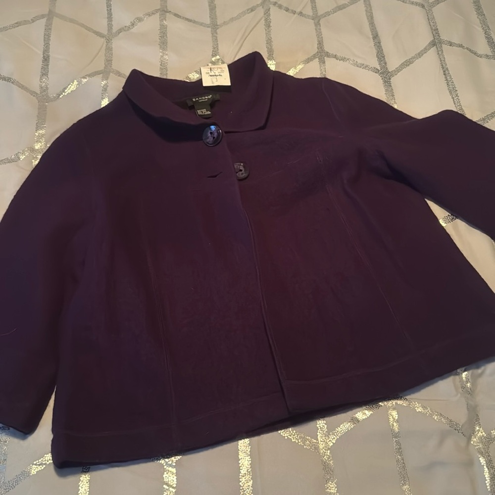 Sandro cute swing jacket with two buttons where with jeans or dress